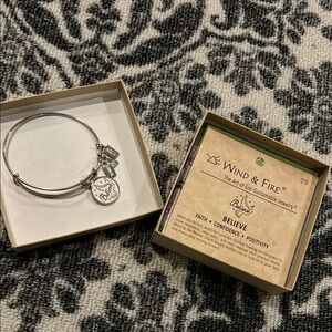 Wind & Fire Believe bracelet